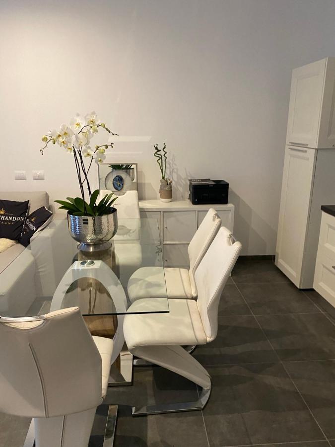 Decoluxe !Apartamento Con 1 Camera Da Letto , In Zona San Paolo , Via Martiniana Turín Exterior foto